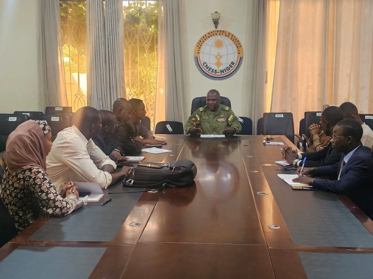 Rencontre fructueuse entre le Club Paix et Sécurité et le CNESS