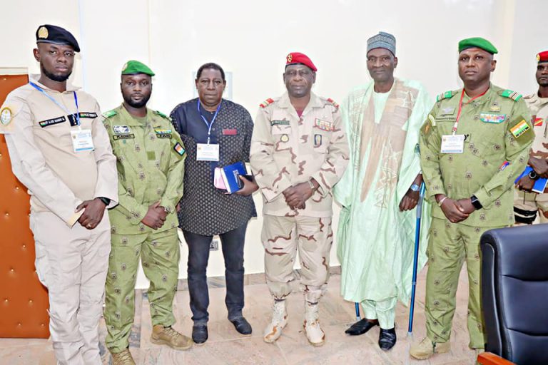 Un Colloque Scientifique International, ayant porté sur le thème général de : « Etat et Souveraineté : Enjeux, Défis et Perspectives pour les Pays de l’Alliance des Etats du Sahel (AES) ».