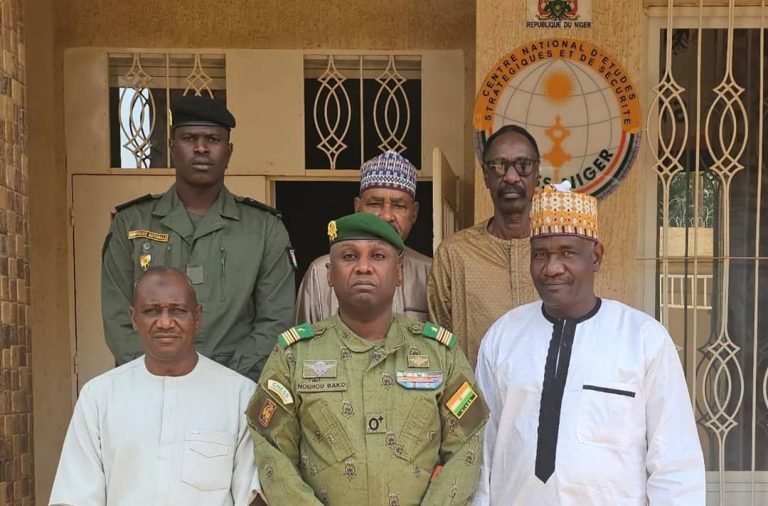 L&rsquo;Alliance des Patriotes des États du Sahel (APES), organisation de la société civile, a été reçue en audience par le Directeur du Centre National d&rsquo;Études Stratégiques et de Sécurité (CNESS)